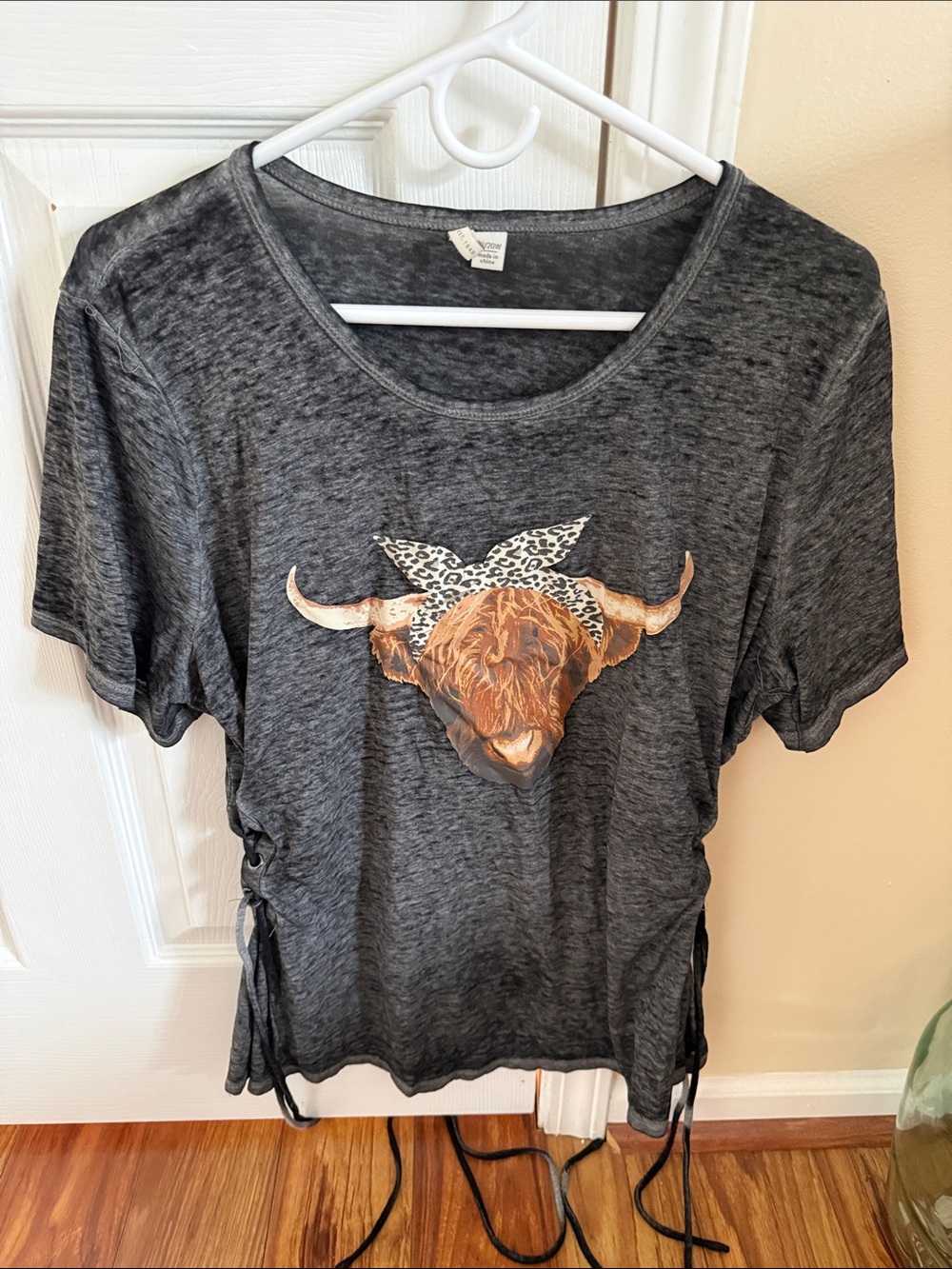 Gray Women's Graphic Short-Sleeve Top with Highland Cow